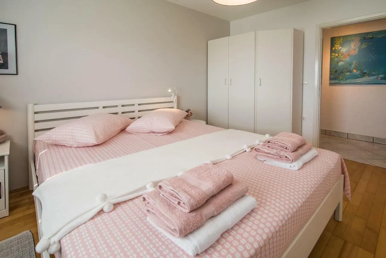 Apartment Luna Malinska