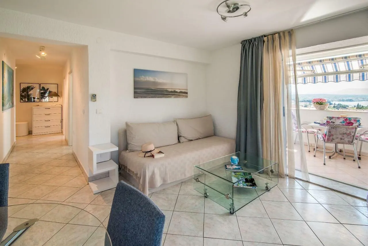 Apartment Luna Malinska