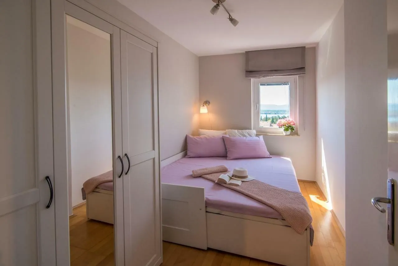 Apartment Luna Malinska